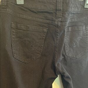 Refuge Black Denim Jeans with Wave Stitching and Spandex Stretch